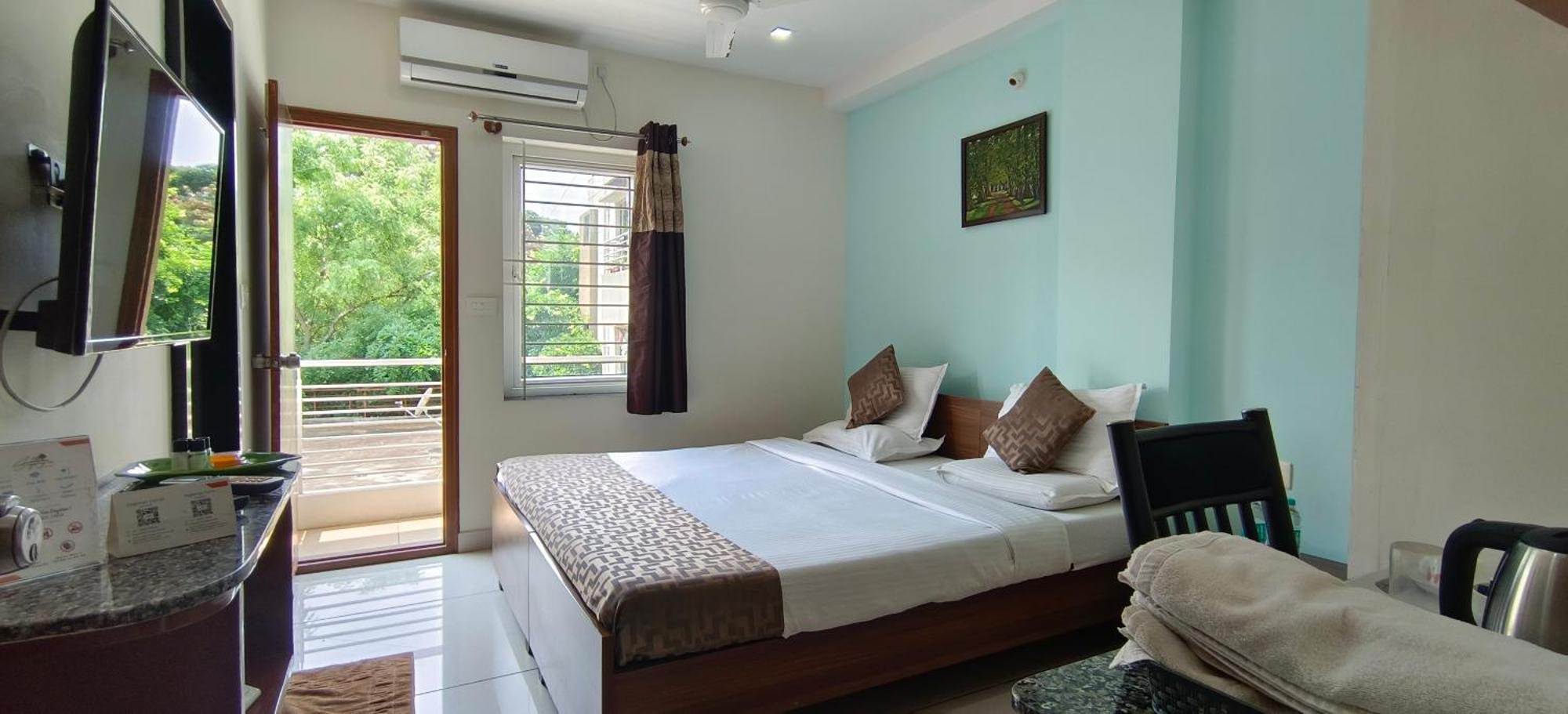 Sugamya Corner Guesthouse 迈索尔 外观 照片
