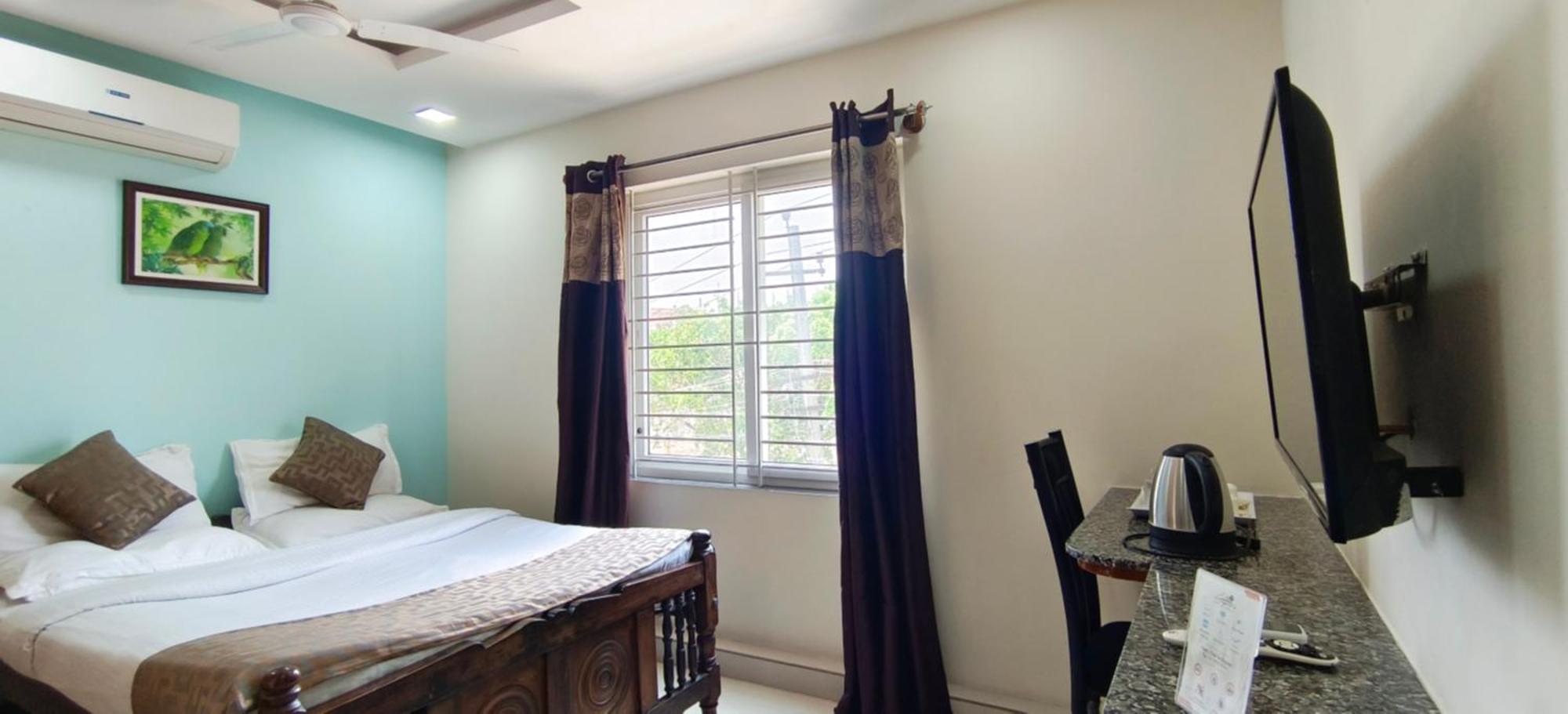 Sugamya Corner Guesthouse 迈索尔 外观 照片