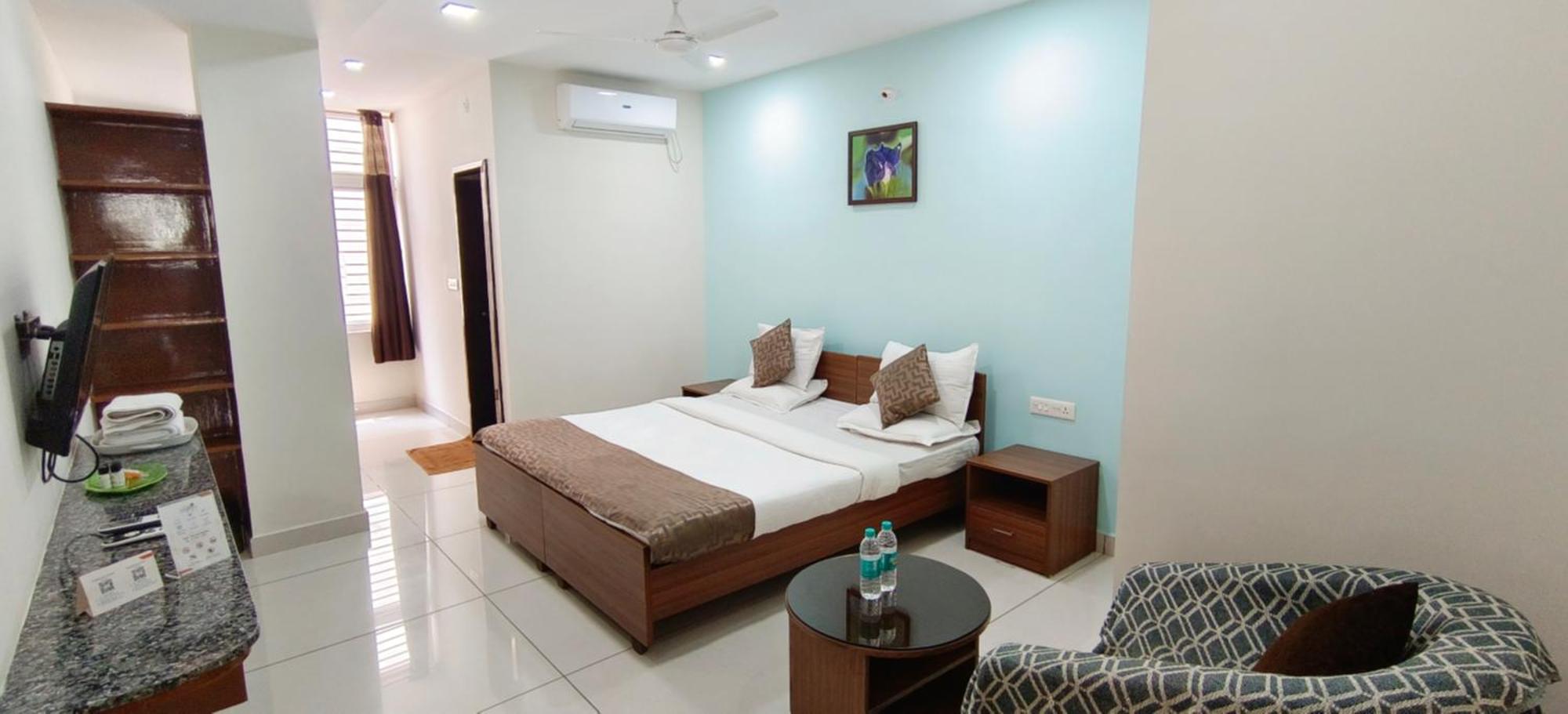 Sugamya Corner Guesthouse 迈索尔 外观 照片